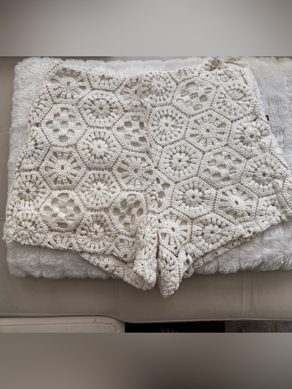 Treasure & Bond Cream Crochet Lace Shorts great condition chic for day or night